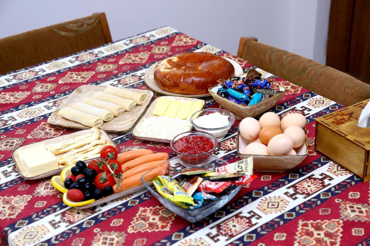 Hayi Tun Guest House Goris Exteriér fotografie