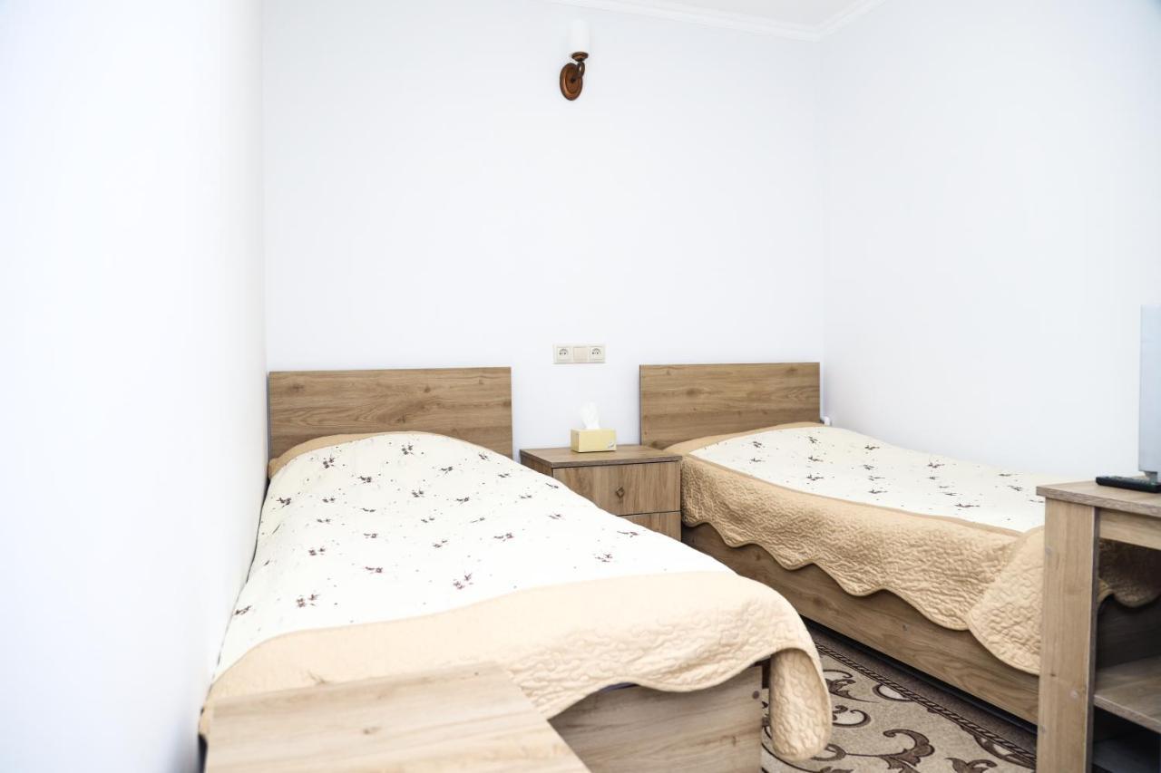 Hayi Tun Guest House Goris Exteriér fotografie