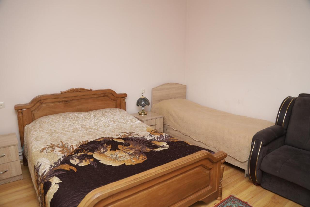 Hayi Tun Guest House Goris Exteriér fotografie