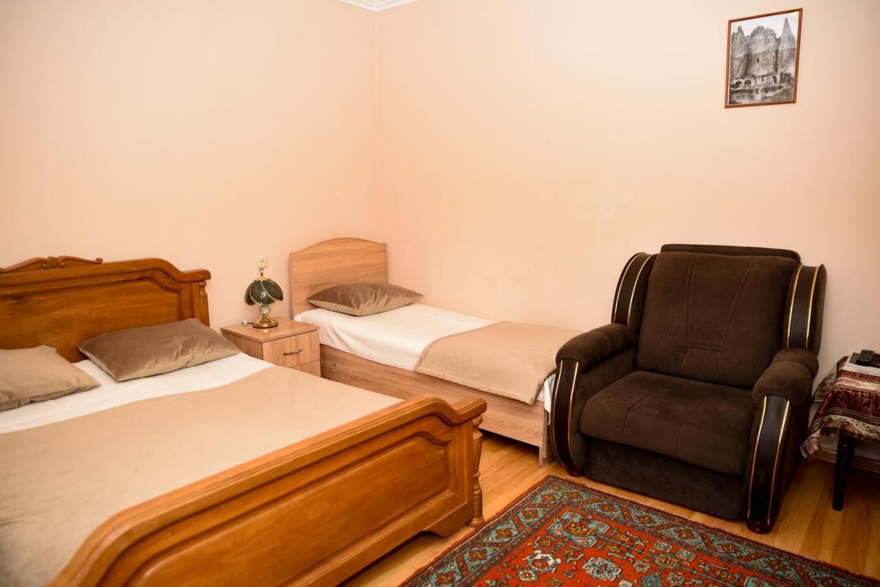 Hayi Tun Guest House Goris Exteriér fotografie
