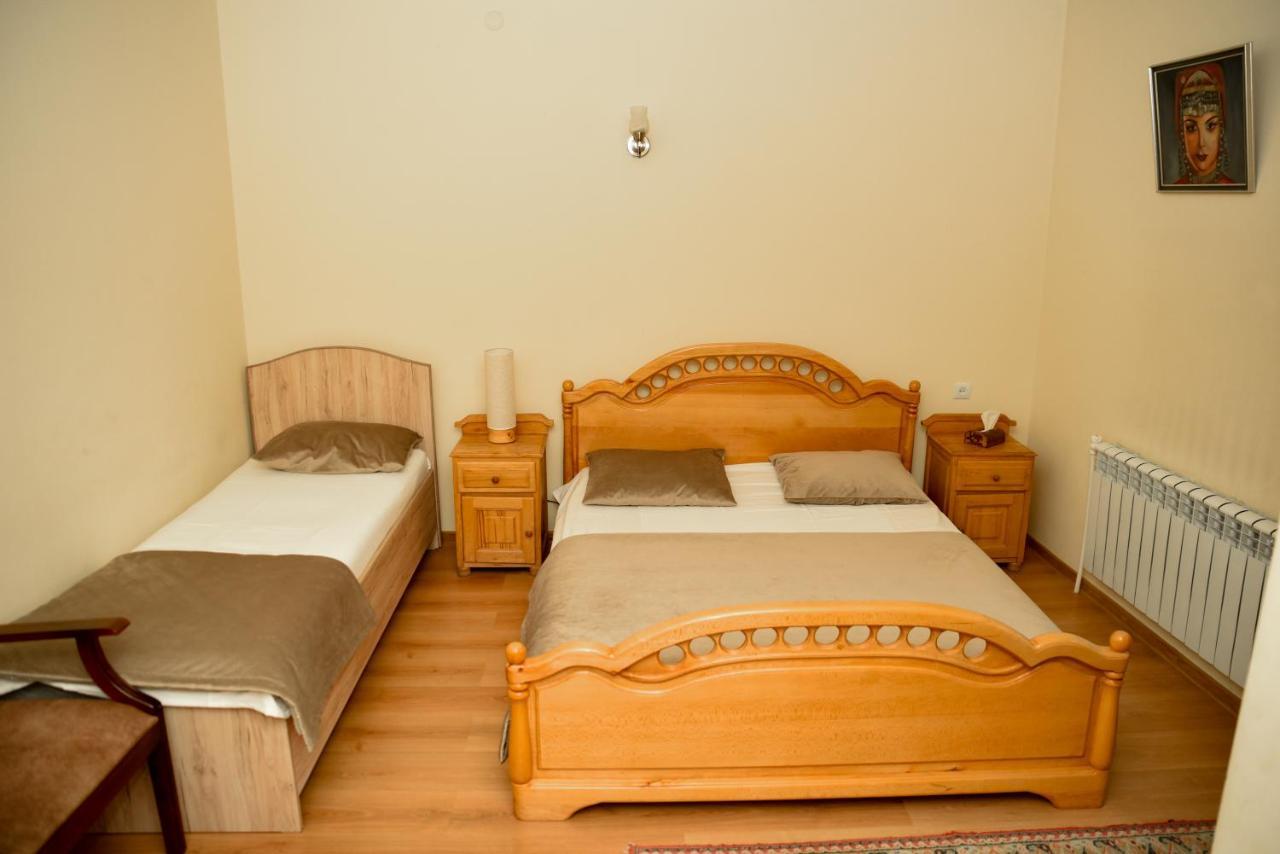 Hayi Tun Guest House Goris Exteriér fotografie