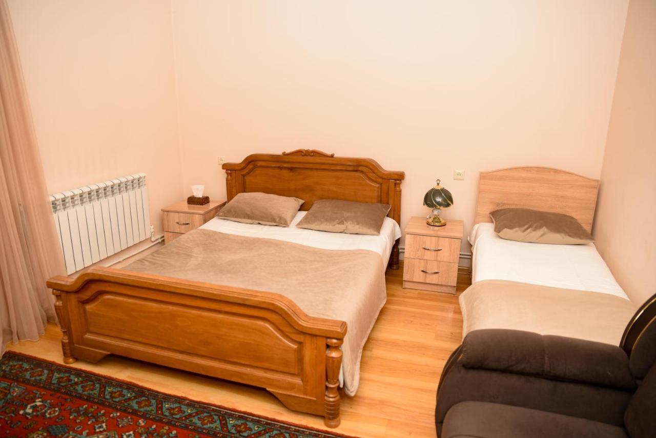Hayi Tun Guest House Goris Exteriér fotografie