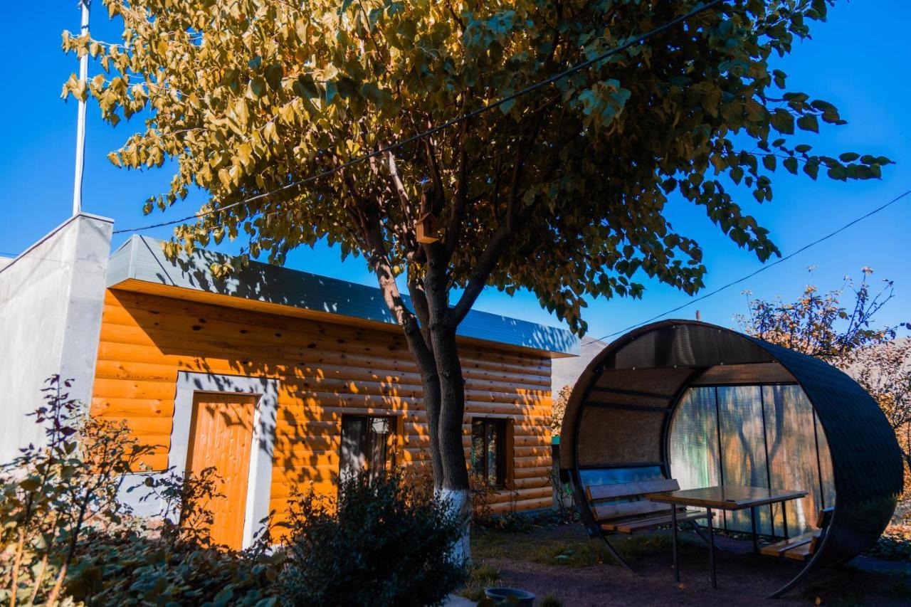 Hayi Tun Guest House Goris Exteriér fotografie