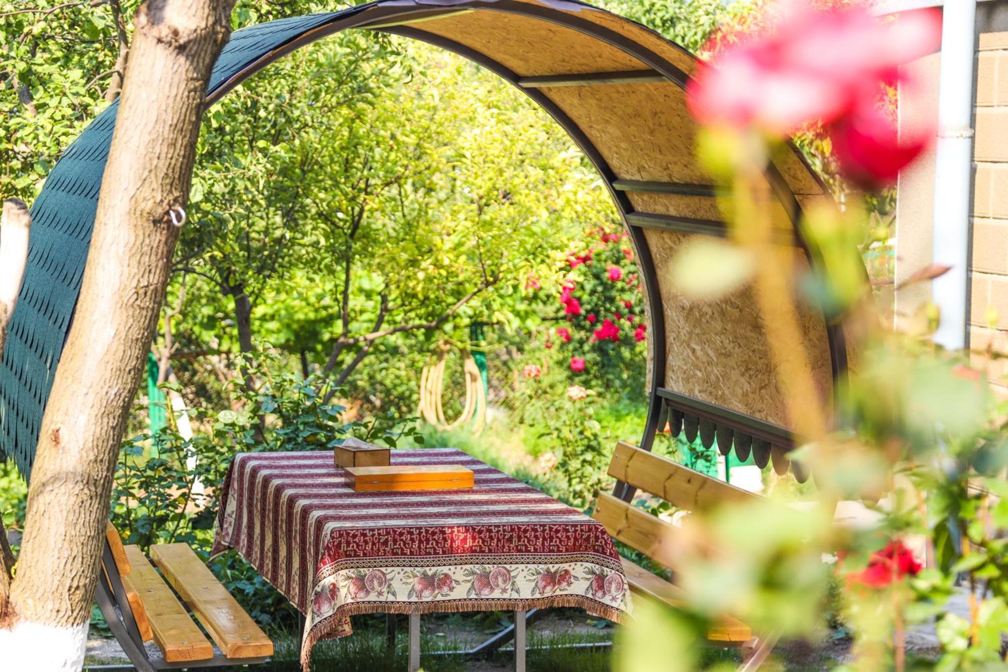 Hayi Tun Guest House Goris Exteriér fotografie