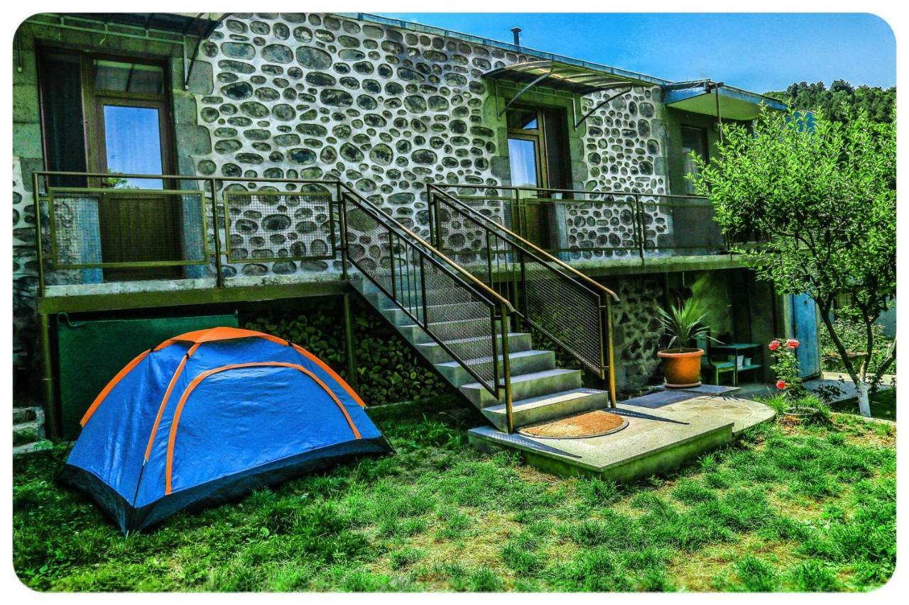 Hayi Tun Guest House Goris Exteriér fotografie