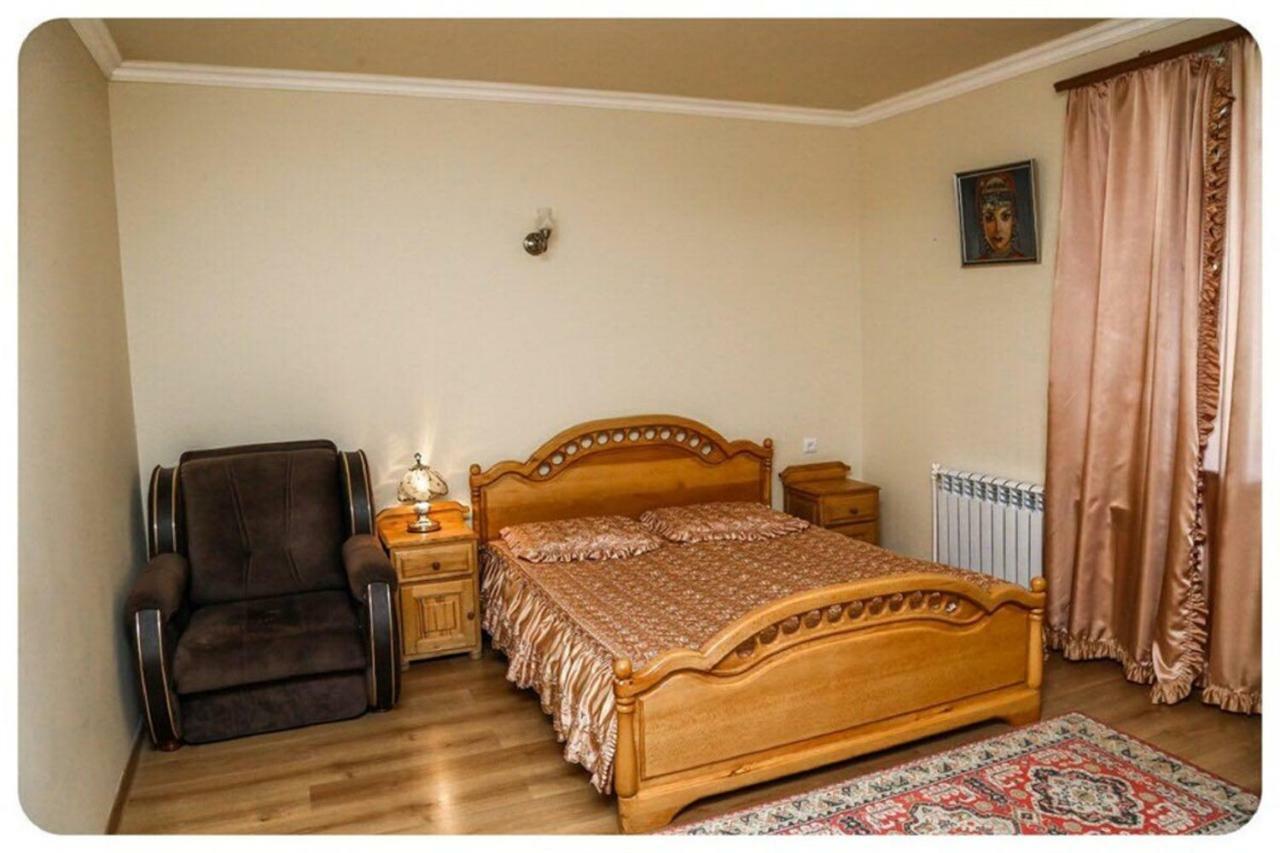 Hayi Tun Guest House Goris Exteriér fotografie